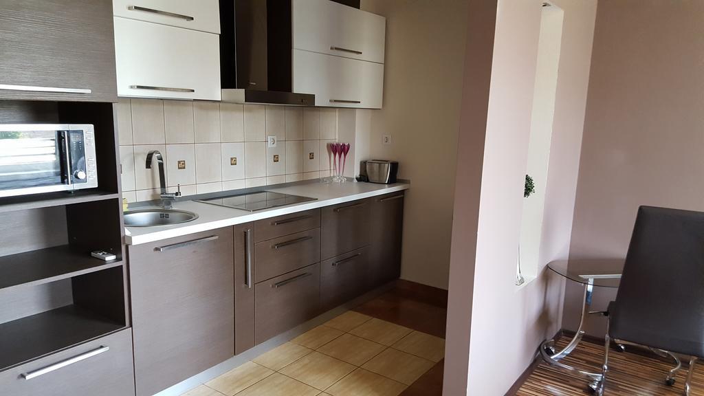 Sunlight Studio Apartment Oradea Exterior photo